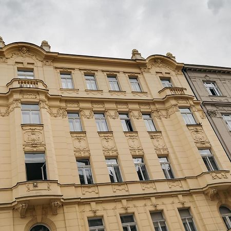 Comfortable And Cosy Apt A Few Steps From Dancing House And Naplavka Dance Prague Extérieur photo