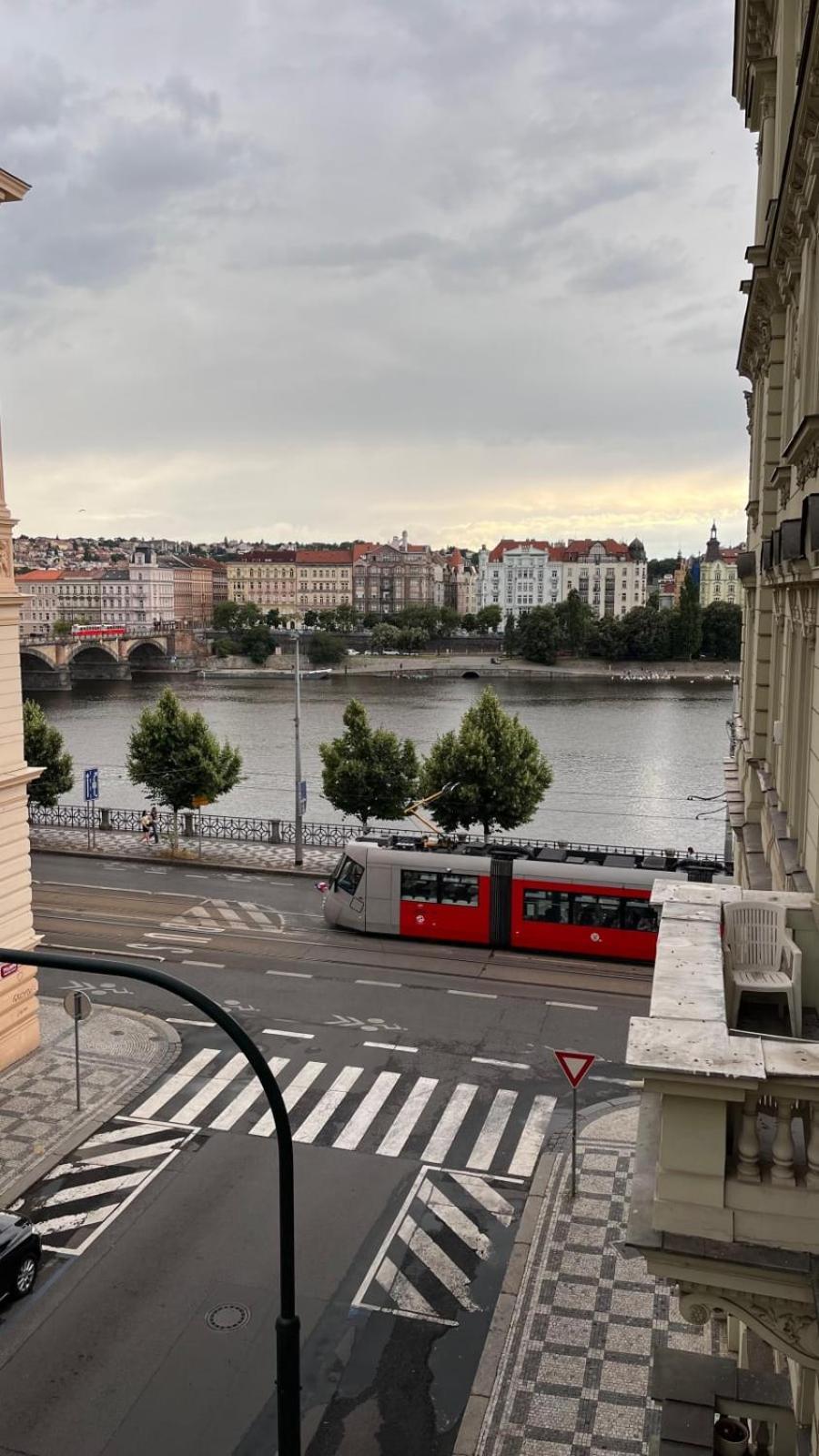 Comfortable And Cosy Apt A Few Steps From Dancing House And Naplavka Dance Prague Extérieur photo