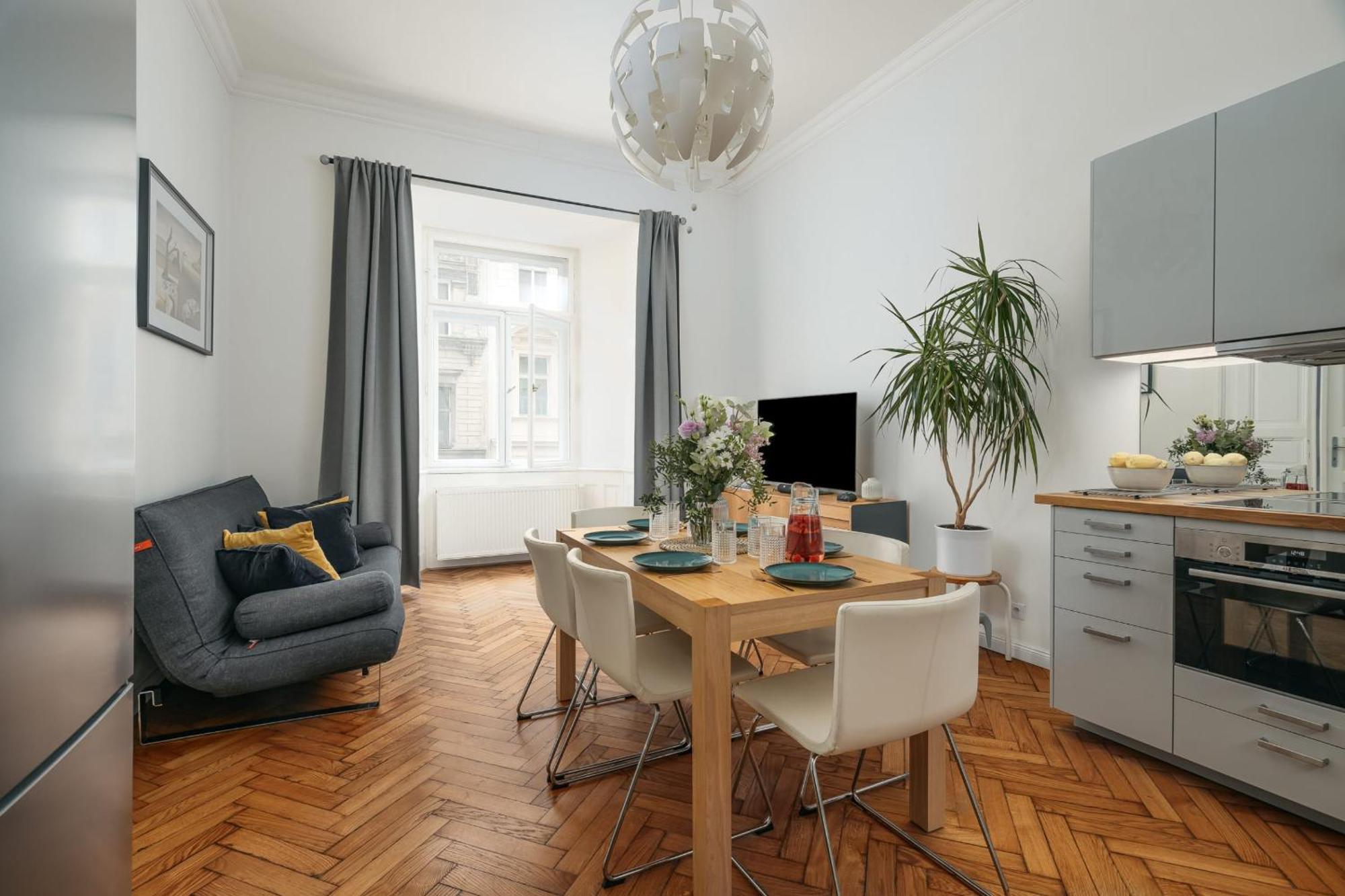 Comfortable And Cosy Apt A Few Steps From Dancing House And Naplavka Dance Prague Extérieur photo